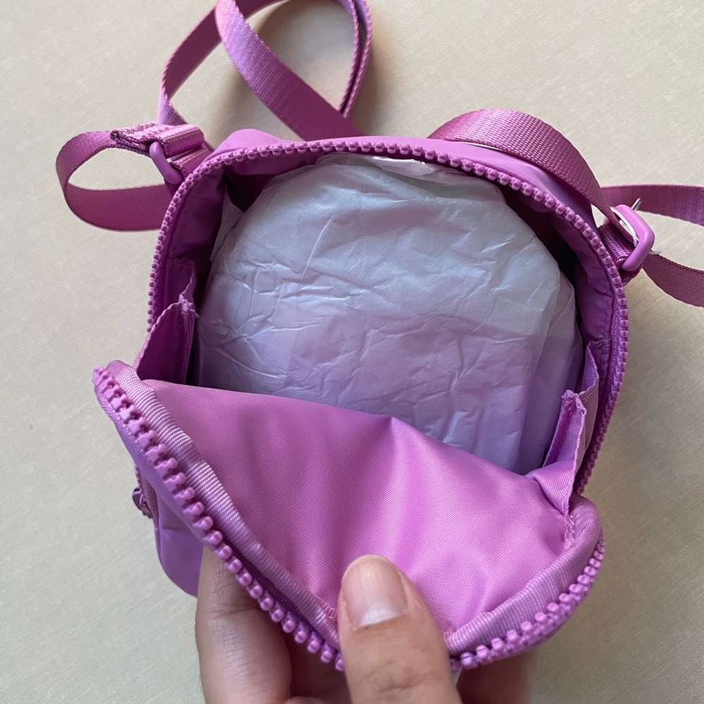 Lululemon Easy Access Crossbody Bag 1.5L - Dahlia Mauve - Picture 13 of 16